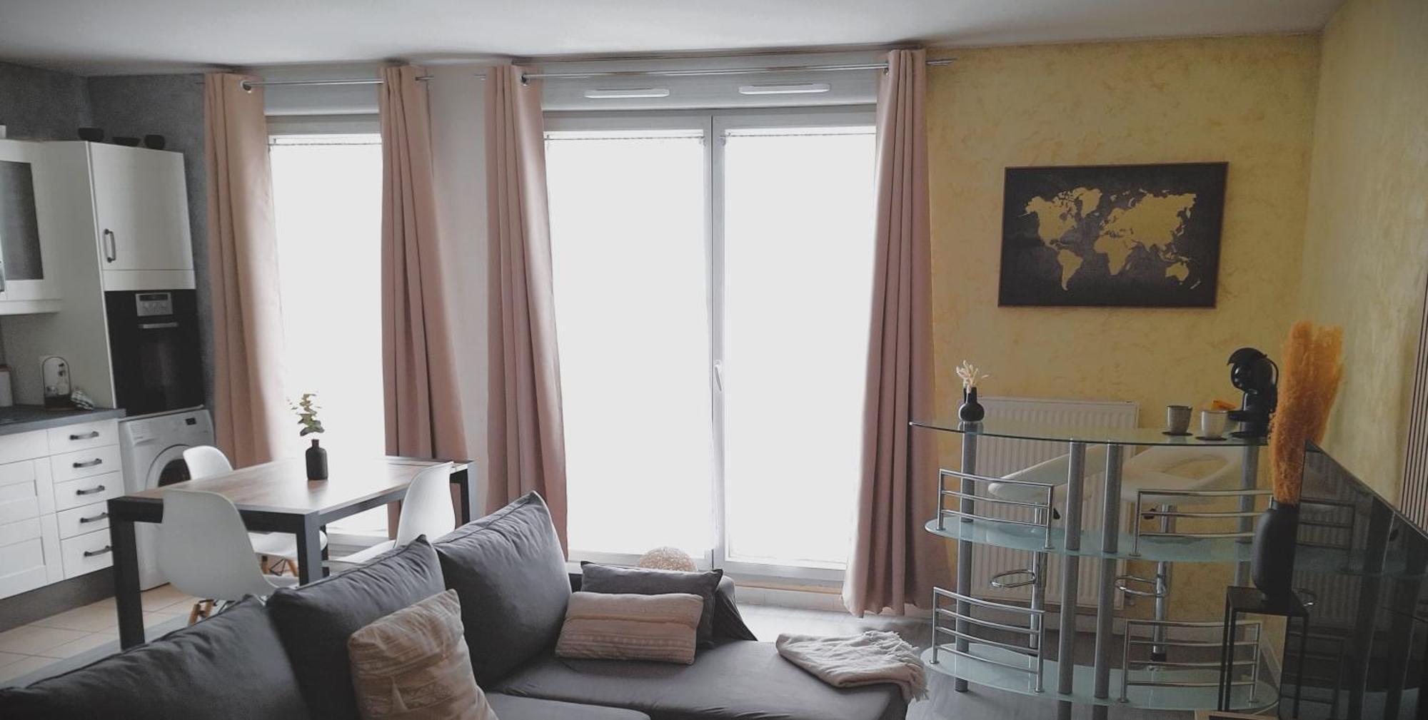 Cosy Appart - Balcon, Parking, Spacieux T2 - Proche Eurexpo Stade Сен-Пріє Екстер'єр фото
